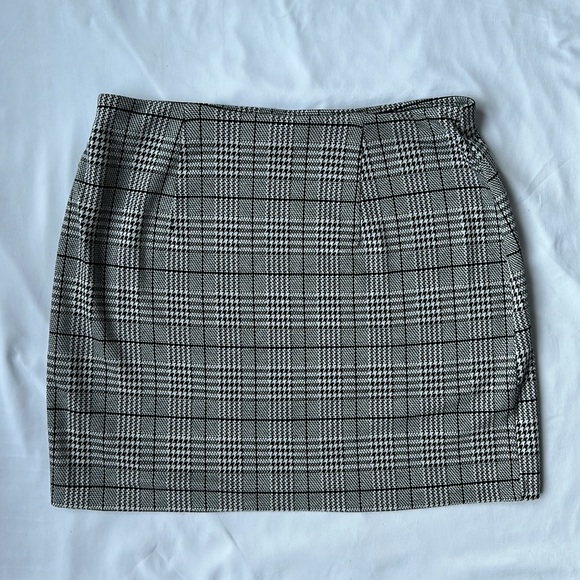 Black/white plaid HM skirt - M - Picture 2 of 3